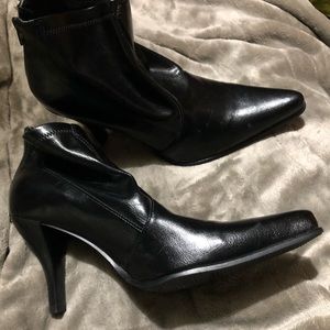 Size 8 1/2 Franco Sarto black ankle boots